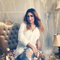 Setiap Tania mem-posting foto, pasti ada saja yang memuji kecantikan Tania dan mengatakan mirip dengan artis Bollywood Kareena Kapoor. Waw kareena kapoor indonesia, tulis netizen. Mirip bgt dgn Artis india, duuh cantiknyaaa, puji netizen lainnya.  Foto: dok. Instagram