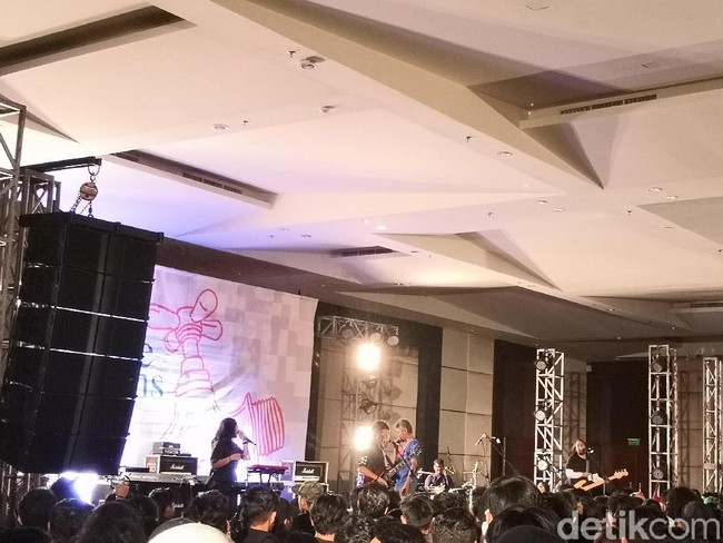 Satu Malam Nostalgia Bareng Goodnight Electric hingga Club 80s
