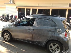 Duh! Ditinggal Makan Sate, Uang Rp 100 Juta di Dalam Mobil Raib