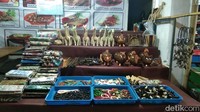Celengan-celengan lucu ini juga bisa dibawa untuk oleh-oleh. Ada bentuk-bentuk binatang yang disukai anak-anak. (Tasya/detikcom)  