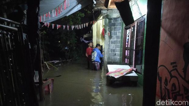 Hujan Deras, Banjir Rendam Kawasan Citayam Bogor