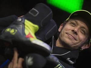 Rossi Punya Mekanik Baru, Bisa Racik Yamaha Biar Ngebut Lagi?