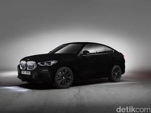 Mobil Hitam Paling Gelap Sedunia