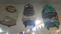 Ada juga berbagai macam kandang burung. Tentunya dengan desain menarik traveler. (Tasya/detikcom)  .