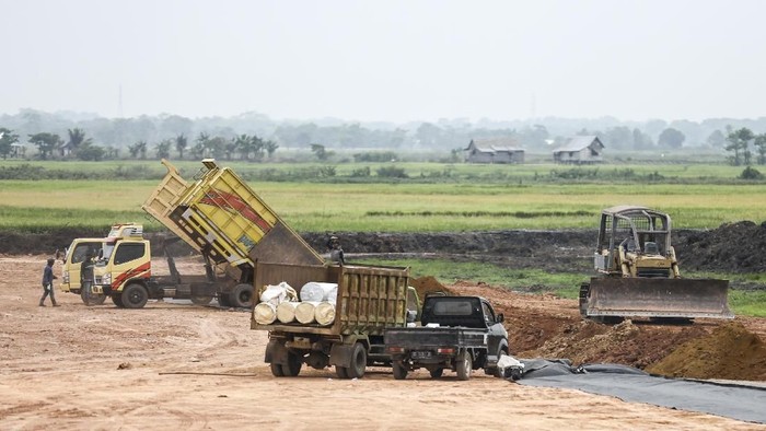 Foto udara simpang susun jalan Tol Trans Sumatera Ruas Palembang Kayu Agung Betung (Kapal Betung), Ogan Komering Ilir (OKI), Sumatera Selatan, Selasa (27/8/2019). Progres konstruksi pembangunan Tol Trans Sumatera Ruas Palembang Kayu Agung Betung (Kapal Betung) dengan panjang 111,69 km tersebut saat ini sudah mencapai 41,43 persen sedangkan progres pembebasan lahan sudah mencapai 88,22 persen. ANTARA FOTO/Nova Wahyudi/aww.