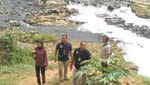 Sungai Cileungsi Tercemar: Air Hitam Berbusa-Ikan Mati Bergelimpangan