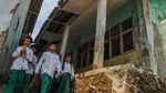 Miris! Sekolah di Lebak Banten Ini Atapnya Bocor dan Kaca Pecah