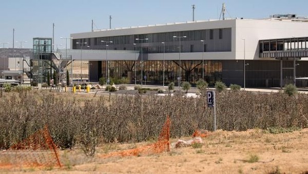 Ciudad Real Central Airport pertama buka di tahun 2008. Sempat digadang-gadang sebagai bandara privat pertama di Spanyol, di tahun 2012 bandara ini dinyatakan bangkrut. (Getty Images) Ciudad Real Central Airport pertama buka di tahun 2008. Sempat digadang-gadang sebagai bandara privat pertama di Spanyol, di tahun 2012 bandara ini dinyatakan bangkrut. (Getty Images)