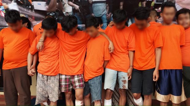 Pelaku tawuran yang ditangkap polisi. 
