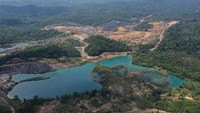 Saat ini masih banyak danau bekas tambang di lokasi calon ibu kota baru. ANTARA FOTO/Akbar Nugroho Gumay.