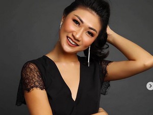 Theresa Wienathan, Asisten Nia Ramadhani Paling Cantik