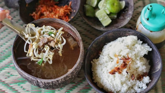Sarapan Soto di Jogja hingga Kemewahan Ruang Makan di Titanic