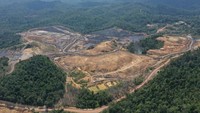 Foto aerial bekas tambang batu bara di Kecamatan Samboja, Kutai Kartanegara, Kalimantan Timur, Rabu (28/8/2019). ANTARA FOTO/Akbar Nugroho Gumay.