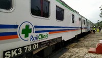 Rail Clinic ini terdiri dari 4 gerbong kereta dengan pelayanan poli umum, poli gigi, poli kandungan, pemeriksaan mata, pemeriksaan kesehatan ibu dan anak, pelayanan KB, laboratorium dan apotek.