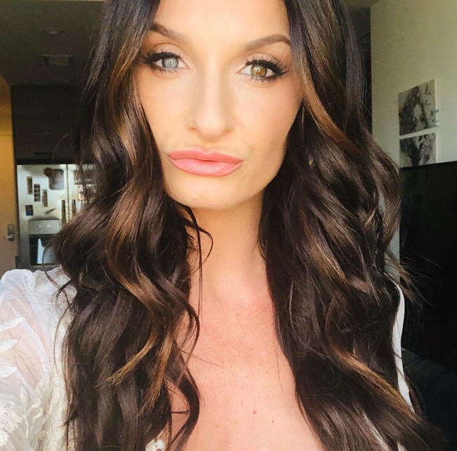 Meskipun mengaku bisa menghasilkan £ 1.000 atau Rp 17 juta untuk beberapa jam kerja, profesi Silvia itu tentu membuat orangtuanya kesal dan sangat marah. Foto: Instagram