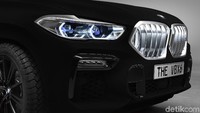 Bahkan lekukan-lekukan dari desain eksterior mobil ini tak dapat dilihat dengan kasat mata. Bagian yang dapat dilihat dari mobil ini hanyalah yang tidak dilapisi Vantablack, seperti ban, lampu, grill, dan jendela. Foto: BMW
