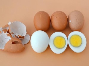 Jangan Panaskan Telur Rebus Utuh Dalam Microwave, Ini Sebabnya