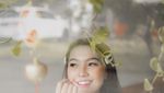 Pesona Cantik Ana Riana Saat Makan Pizza dan Es Krim