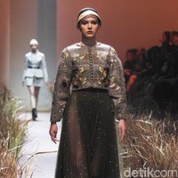 Fashion show karya busana couture Hian Tjen terinspirasi dari kehidupan kaum Amish, digelar di Dian Ballroom Raffles Hotel. Jakarta. Rabu [28/08/2019]. Foto: Mohammad Abduh/Wolipop