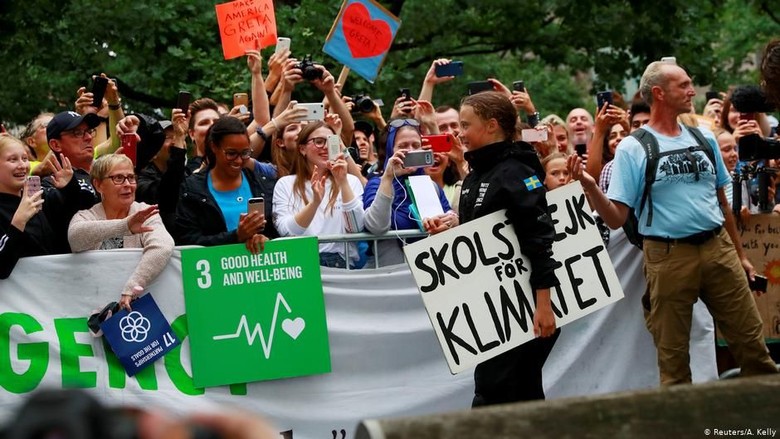 Seberangi Atlantik dengan Perahu Layar, Aktivis Greta Thunberg Tiba di New York Seberangi Atlantik dengan Perahu Layar, Aktivis Greta Thunberg Tiba di New York