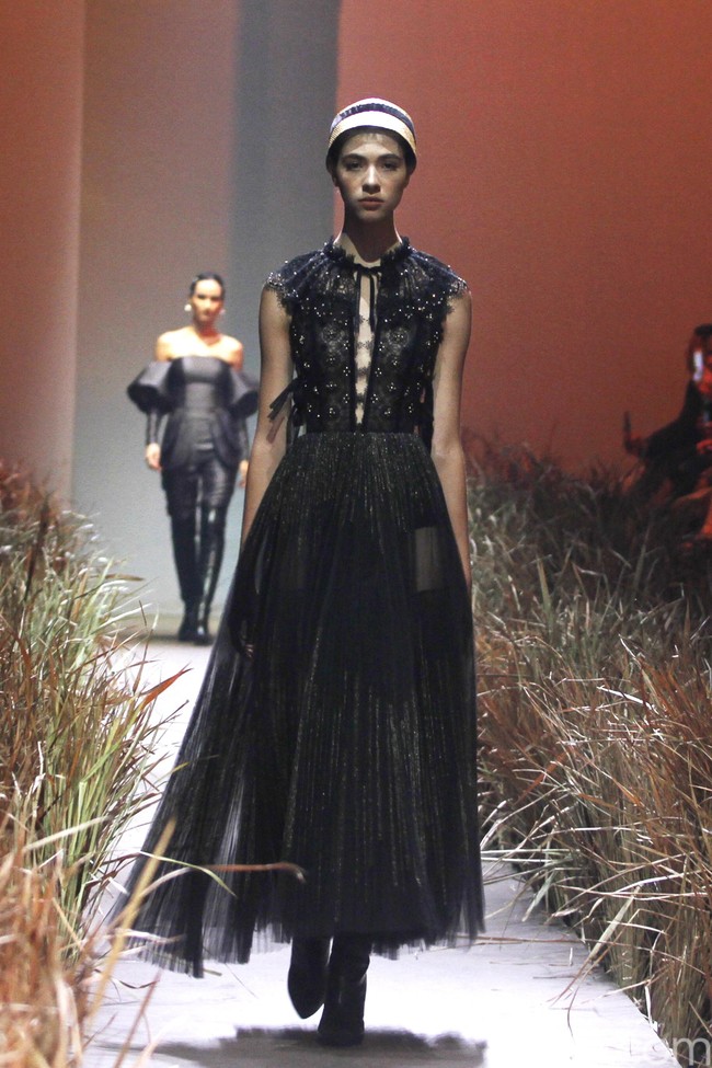 Fashion show karya busana couture Hian Tjen terinspirasi dari kehidupan kaum Amish, digelar di Dian Ballroom Raffles Hotel. Jakarta. Rabu [28/08/2019]. Foto: Mohammad Abduh/Wolipop