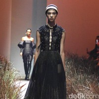 Fashion show karya busana couture Hian Tjen terinspirasi dari kehidupan kaum Amish, digelar di Dian Ballroom Raffles Hotel. Jakarta. Rabu [28/08/2019]. Foto: Mohammad Abduh/Wolipop