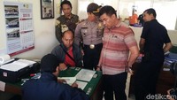 Sebelumnya, keempat korban diserahkan kepada keluarga.