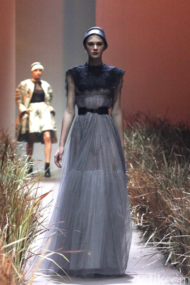 Fashion show karya busana couture Hian Tjen terinspirasi dari kehidupan kaum Amish, digelar di Dian Ballroom Raffles Hotel. Jakarta. Rabu [28/08/2019]. Foto: Mohammad Abduh/Wolipop