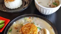Ini soto Banjar Pak Kumiss yang terkenal. Kuahnya sedikit keruh tapi rasa gurih dan aroma harumnya sangatlah sedap. Apalagi ditambah perkedel. Foto :  Instagram @horizonhoman