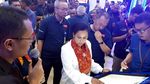 Rini Semringah Keliling Pameran Pertamina