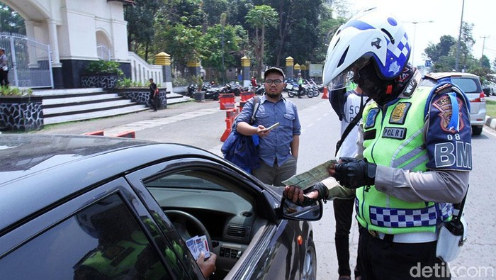 Satuan Lalu Lintas (Satlantas) Polres Bandung menggelar Operasi Patuh Lodaya Tahun 2019 di wilayah Kabupaten Bandung, Kamis (29/8/2019).