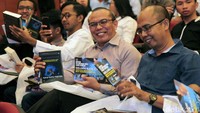 Buku ini menggambarkan ide-ide Fahri Hamzah tentang konsolidasi dan pelembagaan Demokrasi.