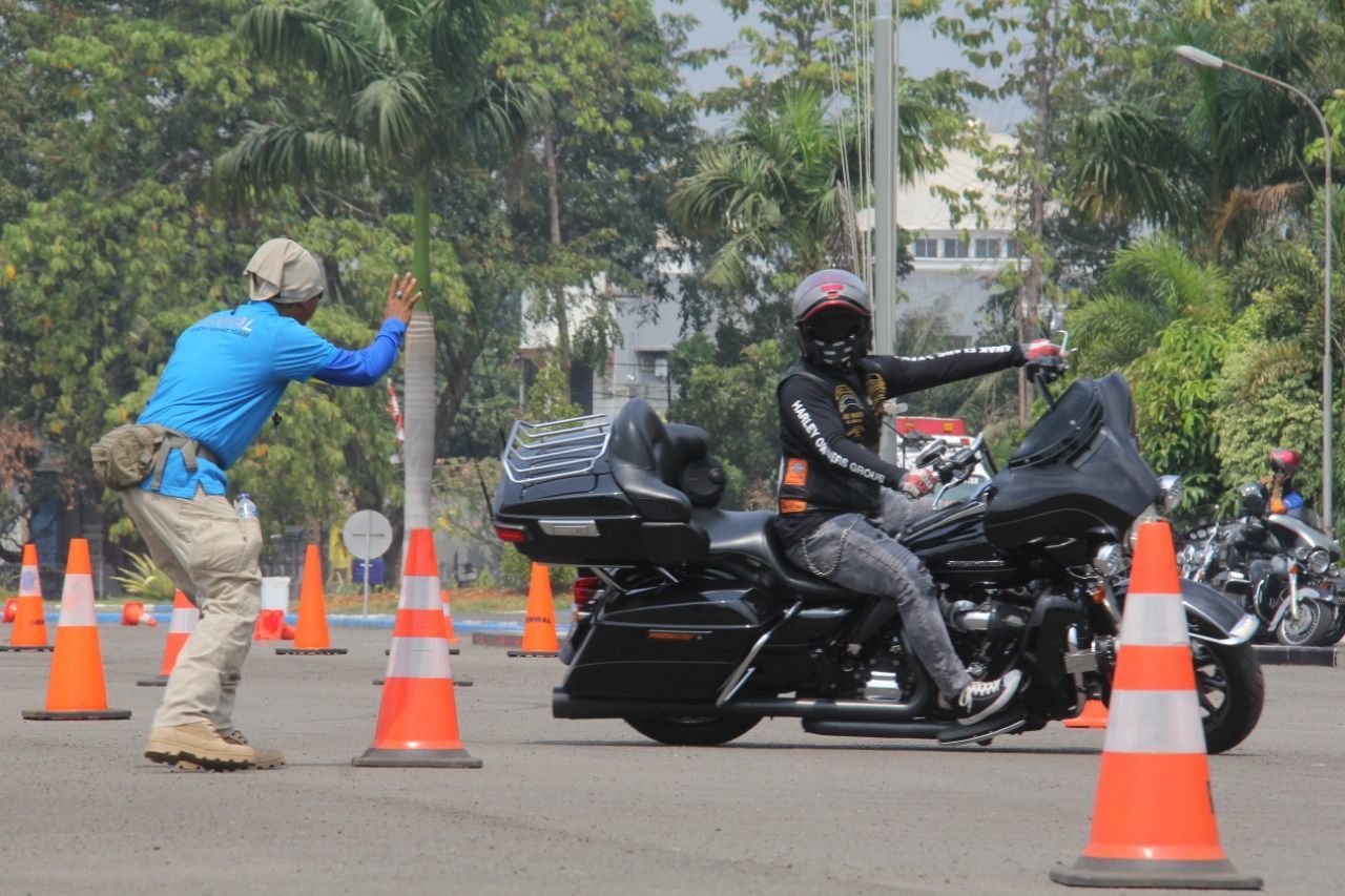 Anak Moge Dilatih Safety Riding oleh Polisi