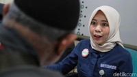 Selain menyuntikan modal, Menkeu Sri Mulyani juga mengusulkan kenaikan iuran BPJS Kesehatan untuk menutupi sisa defisit ini. Penyesuaian tarif iuran yang diusulkan Menkeu mencapai Rp 160 ribu per bulan per jiwa untuk golongan kelas 1 peserta umum atau non PBI. Angka itu lebih besar dibandingkan usulan Dewan Jaminan Sosial Nasional (DJSN).
