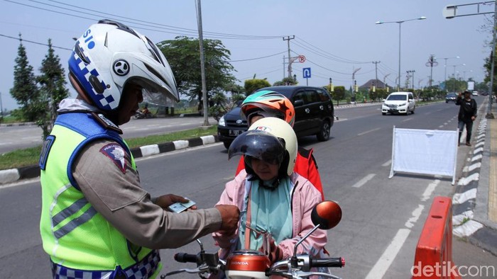Satuan Lalu Lintas (Satlantas) Polres Bandung menggelar Operasi Patuh Lodaya Tahun 2019 di wilayah Kabupaten Bandung, Kamis (29/8/2019).