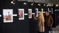 Sebanyak 101 foto yang dipamerkan ini hasil karya 30 fotografer dari berbagai media.