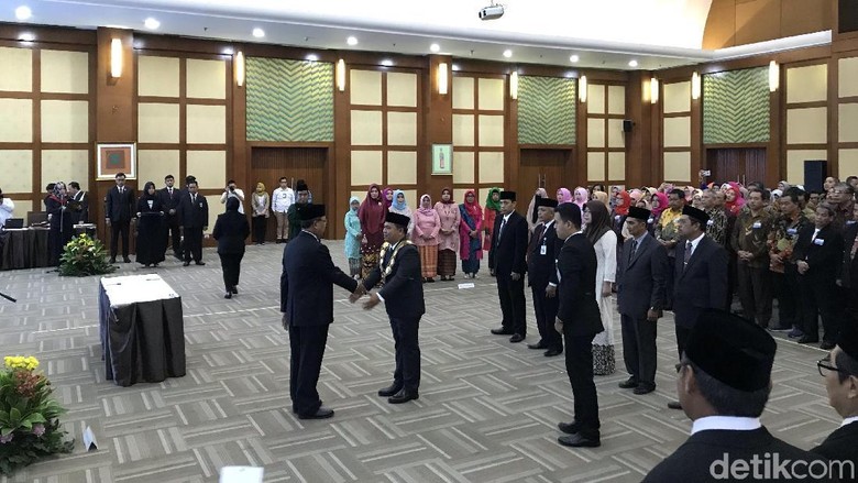 Lantik Rektor PTN-Pejabat Tinggi Pratama, Menristek Ingatkan Good Governance Lantik Rektor PTN-Pejabat Tinggi Pratama, Menristek Ingatkan Good Governance