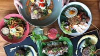 Kata Bebby ini adalah menu buka puasanya. Waduh, lengkap banget ya? Ada nasi goreng sampai steak yang akan ia lahap. Foto: Instagram bebby_fey
