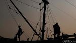 Melihat Aktivitas Bongkar Muat Semen di Pelabuhan Sunda Kelapa