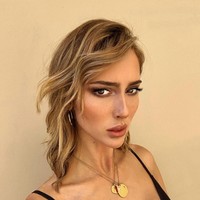 Penampilannya untuk iklan Chanel tak hanya mempromosikan lipstik, namun Chanel Beauty secara keseluruhan.  Foto: dok. Instagram