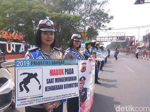 Operasi Patuh di Cimahi Sasar Ojol Pengguna Ponsel Saat Berkendara