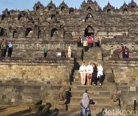 Raja Malaysia Kagumi Candi Borobudur yang Dibangun Tanpa Alat Modern