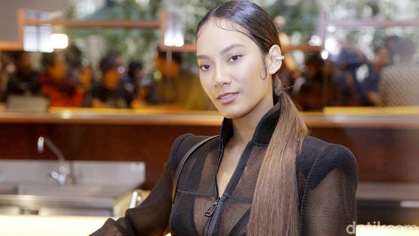 Tara Basro, Cinta Penelope hingga Aktris Termahal di Dunia