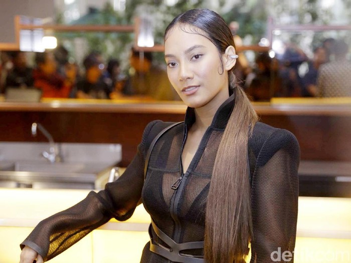Tara Basro di gala premier film Gundala di Epicentrum.