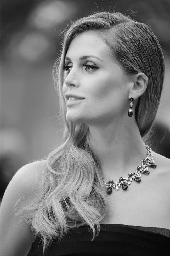 Berjalan di karpet merah tentu bukan sesuatu yang asing bagi Kitty mengingat profesinya sebagai model dan status kebangsawannya. Bagaimana menurutmu gaya Kitty kali ini? (Foto: Getty Images)