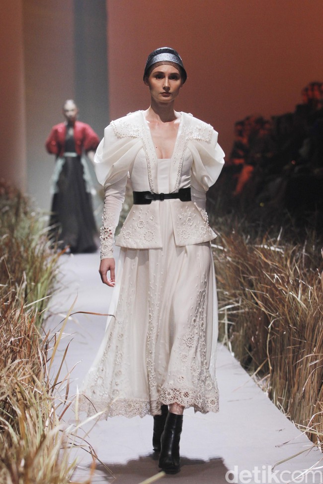 Koleksi terbaru Hian Tjen terinspirasi dari kehidupan kaum Amish, yang diadakan di Dian Ballroom Raffles hotel. Jakarta. Rabu [28/08/2019]. Fashion show karya busana couture Hian Tjen terinspirasi dari kehidupan kaum Amish, digelar di Dian Ballroom Raffles Hotel. Jakarta. Rabu [28/08/2019]. Foto: Mohammad Abduh/Wolipop