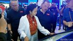 Rini Semringah Keliling Pameran Pertamina