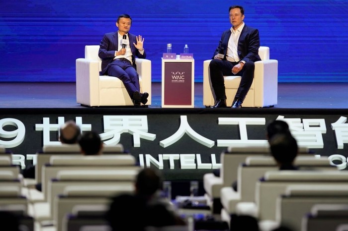 Jack Ma sepanggung dengan Elon Musk. Foto: Reuters Jack Ma sepanggung dengan Elon Musk. Foto: Reuters