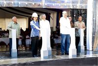 Dihadiri Cak Lontong dan Risma, Ikon Surabaya Ini Laris Manis