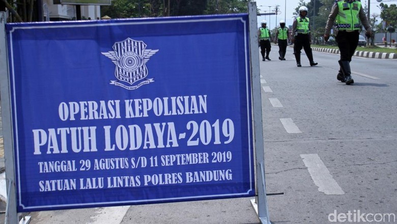 Pelanggar Operasi Patuh di Jabar Mayoritas Pemotor Tak Berhelm Pelanggar Operasi Patuh di Jabar Mayoritas Pemotor Tak Berhelm